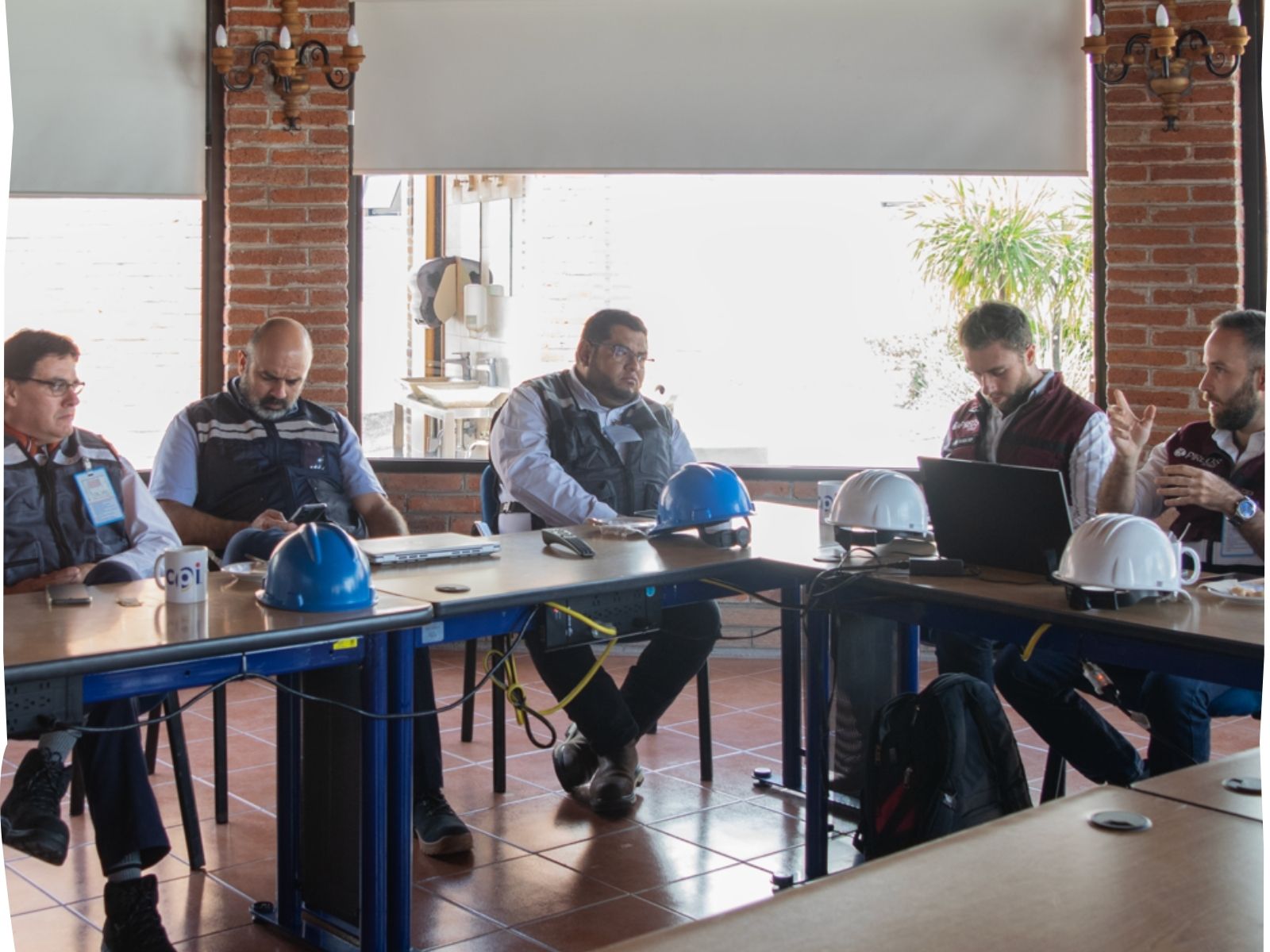 Con el equipo capacitado de Pireos asegura la durabilidad de tu sistema solar