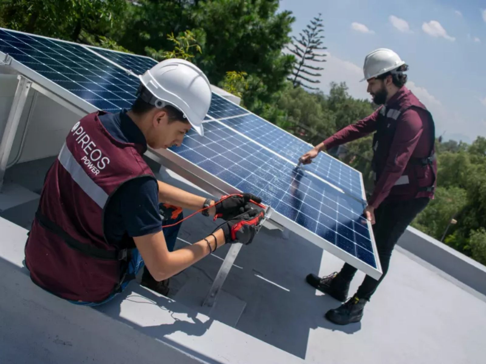 pireos-instala-sistema-fotovoltaico En Pireos te ofrecemos una instalación fotovoltaica