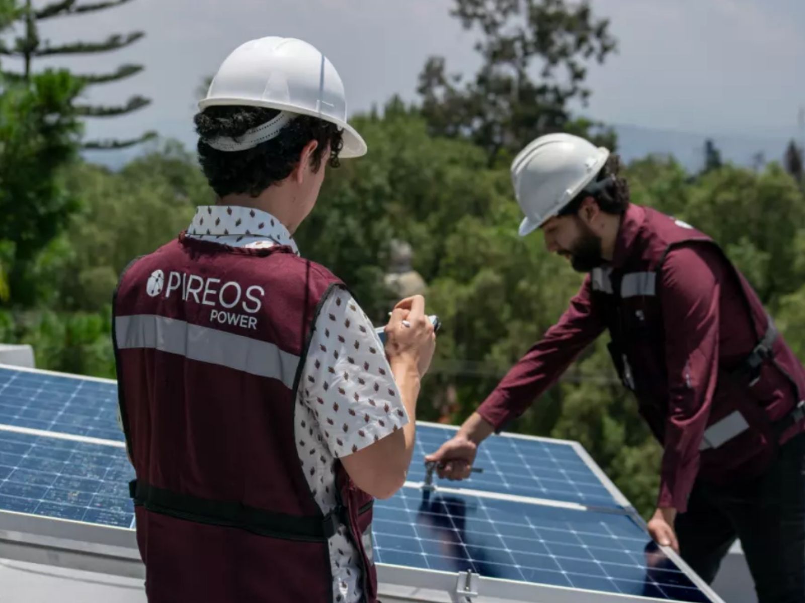 pireos-paneles-solares En Pireos te brindamos los mejores paneles solares