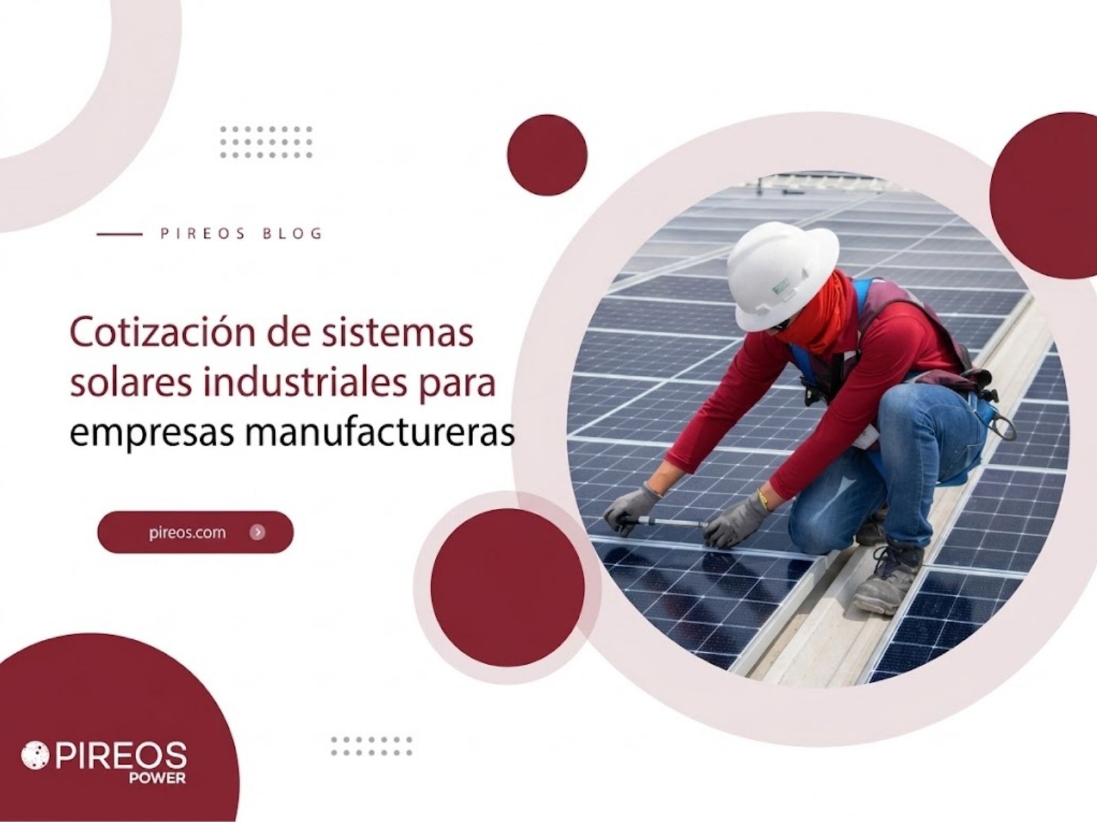 Ingeniero instalando paneles solares industriales en una planta manufacturera, optimizando la generación para refrigeración y procesos continuos.